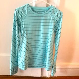 Reebok long sleeve work out top. Never worn